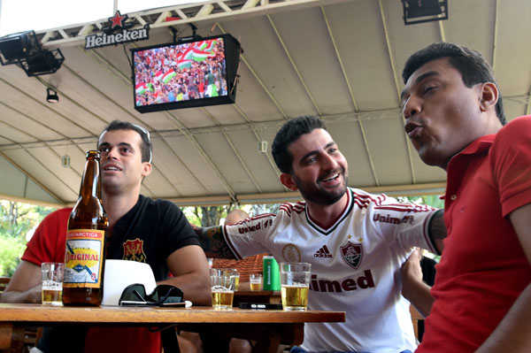 Don't you want to have as much fun as these guys? :: Getty Images